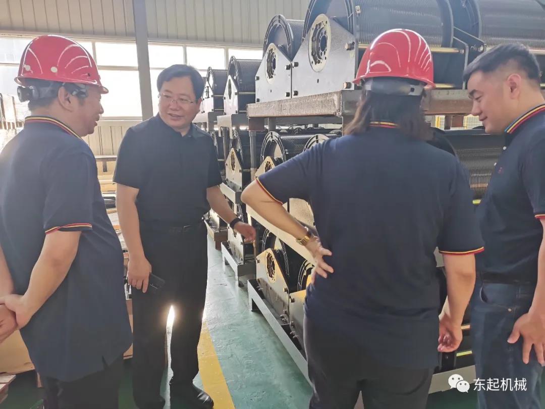 市產(chǎn)業(yè)集聚區(qū)黨委副書記、管委會(huì)主任宋太俊一行蒞臨東起集團(tuán)考察調(diào)研